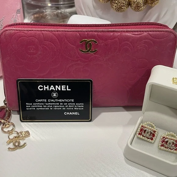 CHANEL Fuchsia Floral Embossed Wallet - Picture 1 of 16